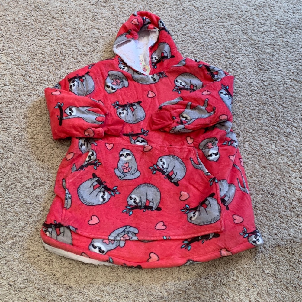 NWT fleece lined snuggie
